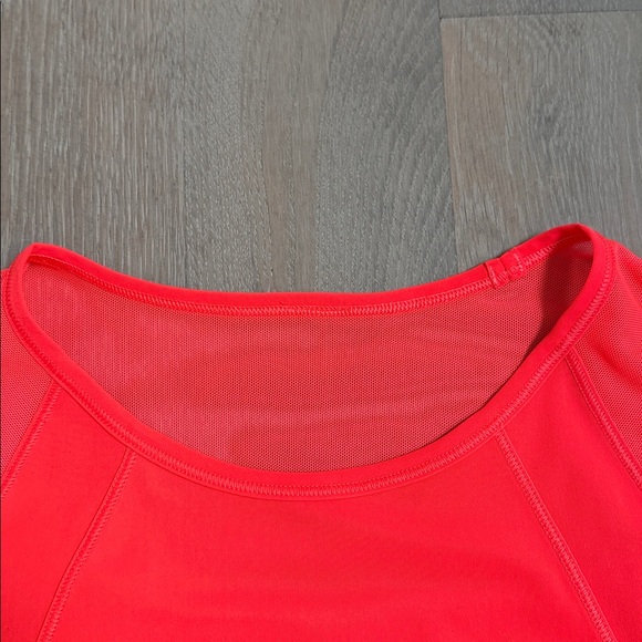 Lululemon Sculpt Flare Tank, Cut out back & Mesh EUC - Picture 8 of 14
